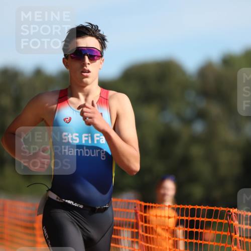 07.09.2025 - 19. Norderstedt Triathlon Michael Strokosch http://msf.ph/oto/8810020 07.09.2025 10:39:42 Laufen 654 meine-sportfotos.de