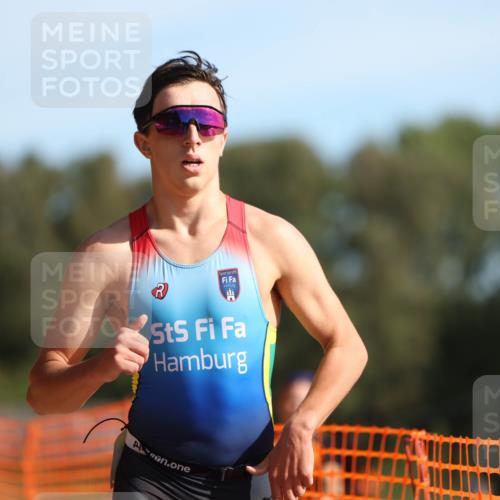 07.09.2025 - 19. Norderstedt Triathlon Michael Strokosch http://msf.ph/oto/8810025 07.09.2025 10:39:42 Laufen 654 meine-sportfotos.de