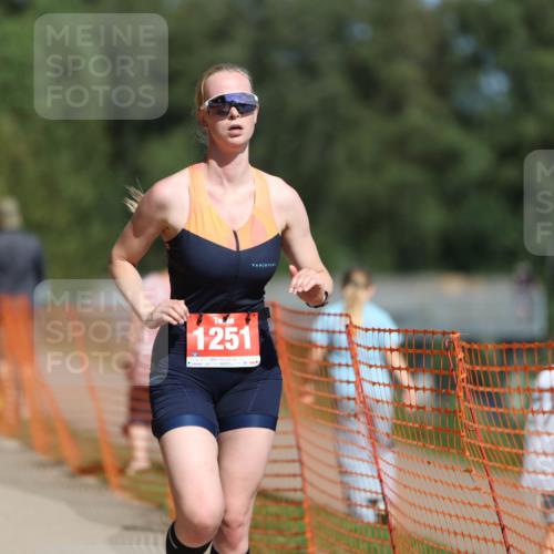 07.09.2025 - 19. Norderstedt Triathlon Michael Strokosch http://msf.ph/oto/8810063 07.09.2025 12:48:01 Laufen 216, 1251, 1315 meine-sportfotos.de