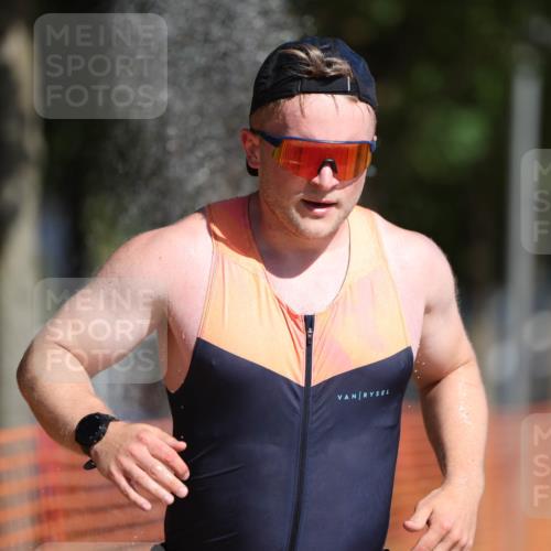 07.09.2025 - 19. Norderstedt Triathlon Michael Strokosch http://msf.ph/oto/8810068 07.09.2025 11:38:54 Laufen 833, 1184, 1340 meine-sportfotos.de