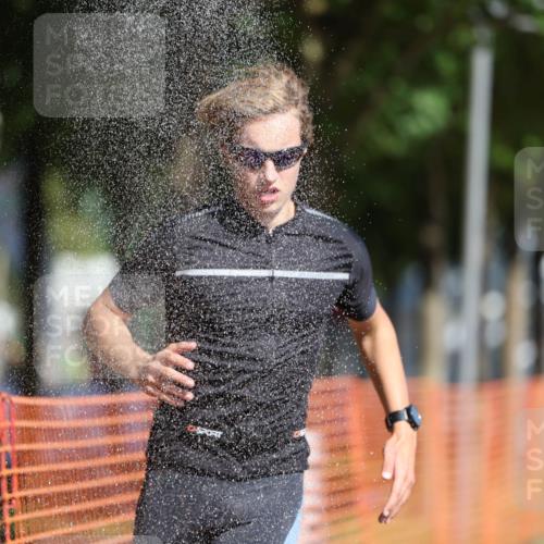 07.09.2025 - 19. Norderstedt Triathlon Michael Strokosch http://msf.ph/oto/8810082 07.09.2025 11:38:57 Laufen 1184, 1340, 1377 meine-sportfotos.de