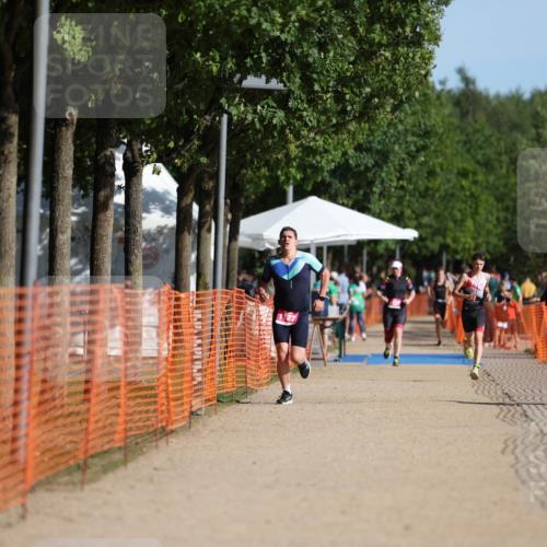07.09.2025 - 19. Norderstedt Triathlon Michael Strokosch http://msf.ph/oto/8810107 07.09.2025 10:40:06 Laufen 1127 meine-sportfotos.de