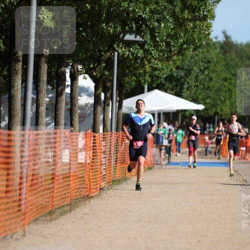 07.09.2025 - 19. Norderstedt Triathlon Michael Strokosch http://msf.ph/oto/8810123 07.09.2025 10:40:07 Laufen 1127 meine-sportfotos.de