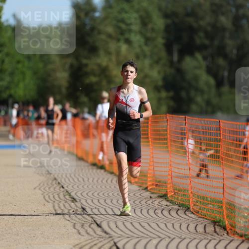 07.09.2025 - 19. Norderstedt Triathlon Michael Strokosch http://msf.ph/oto/8810228 07.09.2025 10:40:13 Laufen 664, 1127 meine-sportfotos.de