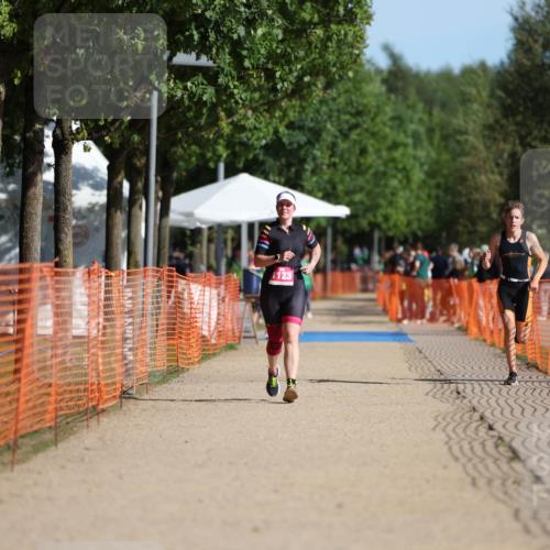 07.09.2025 - 19. Norderstedt Triathlon Michael Strokosch http://msf.ph/oto/8810303 07.09.2025 10:40:17 Laufen 645, 664, 1127 meine-sportfotos.de