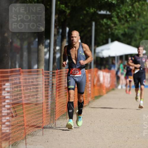 07.09.2025 - 19. Norderstedt Triathlon Michael Strokosch http://msf.ph/oto/8810581 07.09.2025 11:39:30 Laufen 225, 1156 meine-sportfotos.de