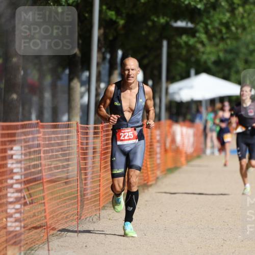 07.09.2025 - 19. Norderstedt Triathlon Michael Strokosch http://msf.ph/oto/8810599 07.09.2025 11:39:30 Laufen 225, 1156 meine-sportfotos.de