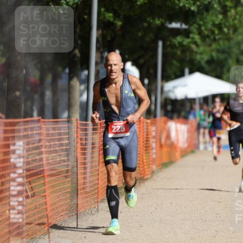 07.09.2025 - 19. Norderstedt Triathlon Michael Strokosch http://msf.ph/oto/8810607 07.09.2025 11:39:30 Laufen 225, 1156 meine-sportfotos.de