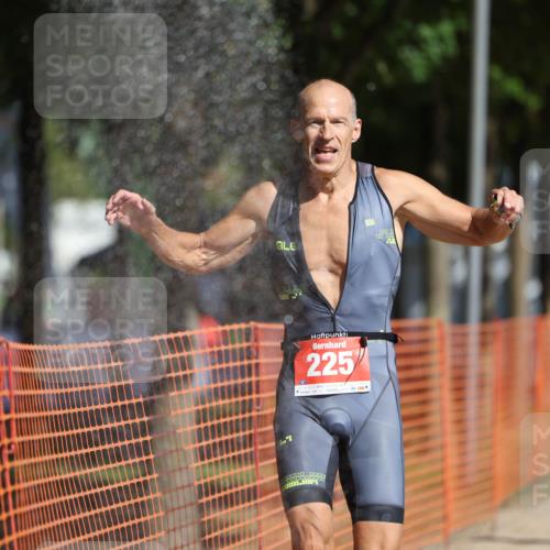 07.09.2025 - 19. Norderstedt Triathlon Michael Strokosch http://msf.ph/oto/8810643 07.09.2025 11:39:33 Laufen 225, 1156 meine-sportfotos.de