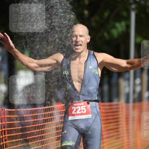 07.09.2025 - 19. Norderstedt Triathlon Michael Strokosch http://msf.ph/oto/8810659 07.09.2025 11:39:33 Laufen 225, 1156 meine-sportfotos.de