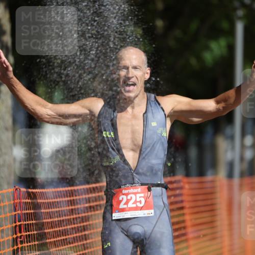 07.09.2025 - 19. Norderstedt Triathlon Michael Strokosch http://msf.ph/oto/8810671 07.09.2025 11:39:33 Laufen 225, 1156 meine-sportfotos.de
