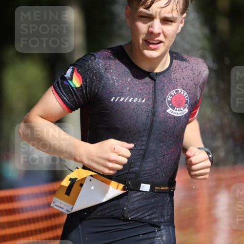 07.09.2025 - 19. Norderstedt Triathlon Michael Strokosch http://msf.ph/oto/8810737 07.09.2025 11:39:37 Laufen 225, 1156, 1193 meine-sportfotos.de