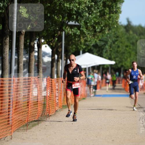 07.09.2025 - 19. Norderstedt Triathlon Michael Strokosch http://msf.ph/oto/8811138 07.09.2025 10:41:42 Laufen 673, 1132, 1148 meine-sportfotos.de