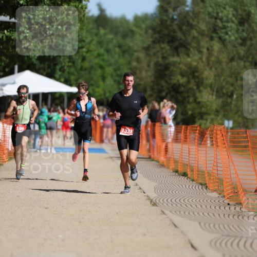 07.09.2025 - 19. Norderstedt Triathlon Michael Strokosch http://msf.ph/oto/8811176 07.09.2025 11:40:07 Laufen 196, 1171, 1323 meine-sportfotos.de