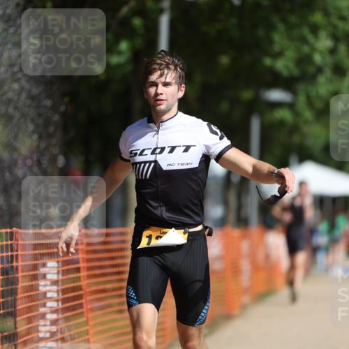 07.09.2025 - 19. Norderstedt Triathlon Michael Strokosch http://msf.ph/oto/8811777 07.09.2025 11:40:55 Laufen 844, 1206 meine-sportfotos.de