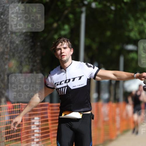 07.09.2025 - 19. Norderstedt Triathlon Michael Strokosch http://msf.ph/oto/8811785 07.09.2025 11:40:55 Laufen 844, 1206 meine-sportfotos.de