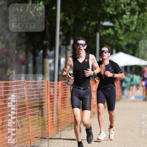 07.09.2025 - 19. Norderstedt Triathlon Michael Strokosch http://msf.ph/oto/8811893 07.09.2025 11:41:02 Laufen 1198, 1200 meine-sportfotos.de
