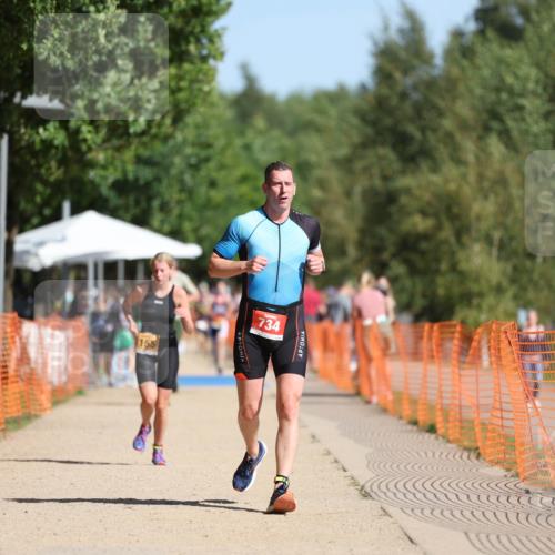 07.09.2025 - 19. Norderstedt Triathlon Michael Strokosch http://msf.ph/oto/8812143 07.09.2025 11:41:40 Laufen 734, 1155 meine-sportfotos.de