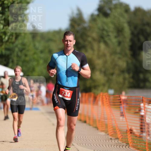 07.09.2025 - 19. Norderstedt Triathlon Michael Strokosch http://msf.ph/oto/8812195 07.09.2025 11:41:42 Laufen 734, 1155 meine-sportfotos.de