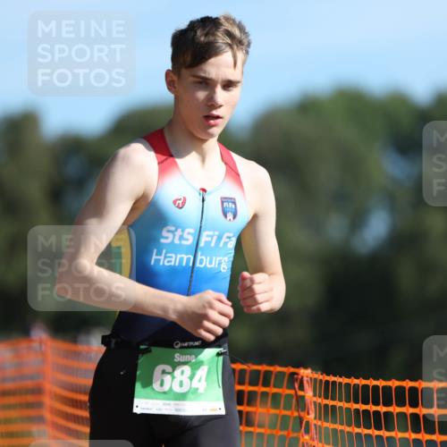 07.09.2025 - 19. Norderstedt Triathlon Michael Strokosch http://msf.ph/oto/8812497 07.09.2025 10:43:25 Laufen 676, 684 meine-sportfotos.de