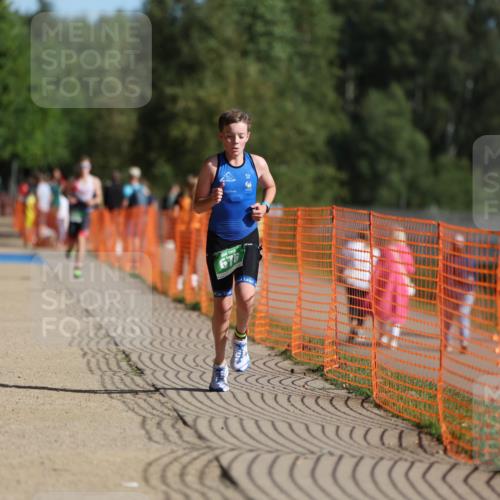 07.09.2025 - 19. Norderstedt Triathlon Michael Strokosch http://msf.ph/oto/8812537 07.09.2025 10:43:26 Laufen 676, 684 meine-sportfotos.de
