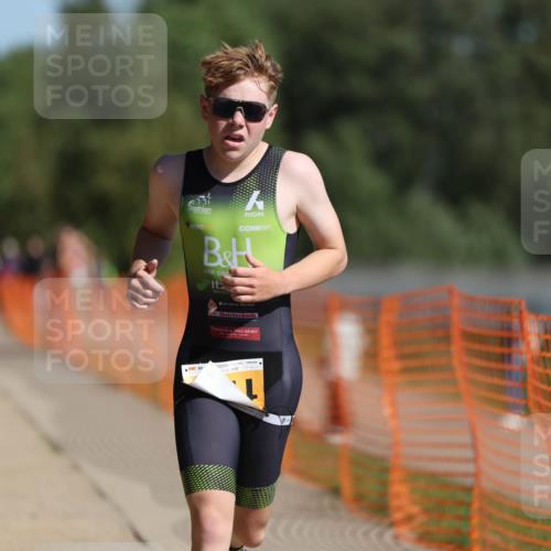07.09.2025 - 19. Norderstedt Triathlon Michael Strokosch http://msf.ph/oto/8812691 07.09.2025 11:42:04 Laufen 200, 1164, 1180 meine-sportfotos.de