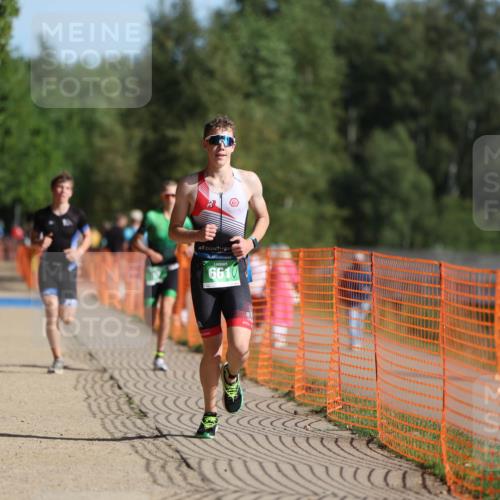 07.09.2025 - 19. Norderstedt Triathlon Michael Strokosch http://msf.ph/oto/8812701 07.09.2025 10:43:36 Laufen 87, 93, 661 meine-sportfotos.de