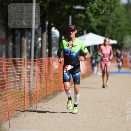 07.09.2025 - 19. Norderstedt Triathlon Michael Strokosch http://msf.ph/oto/8812727 07.09.2025 11:42:08 Laufen 200, 1180, 1314 meine-sportfotos.de