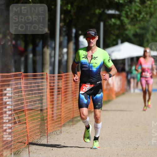 07.09.2025 - 19. Norderstedt Triathlon Michael Strokosch http://msf.ph/oto/8812745 07.09.2025 11:42:09 Laufen 200, 1314 meine-sportfotos.de