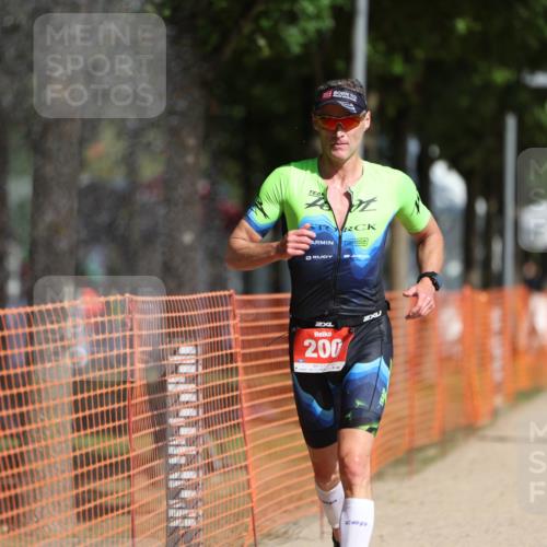 07.09.2025 - 19. Norderstedt Triathlon Michael Strokosch http://msf.ph/oto/8812761 07.09.2025 11:42:10 Laufen 200, 1314 meine-sportfotos.de