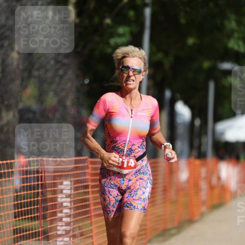 07.09.2025 - 19. Norderstedt Triathlon Michael Strokosch http://msf.ph/oto/8812907 07.09.2025 11:42:15 Laufen 200, 1314 meine-sportfotos.de