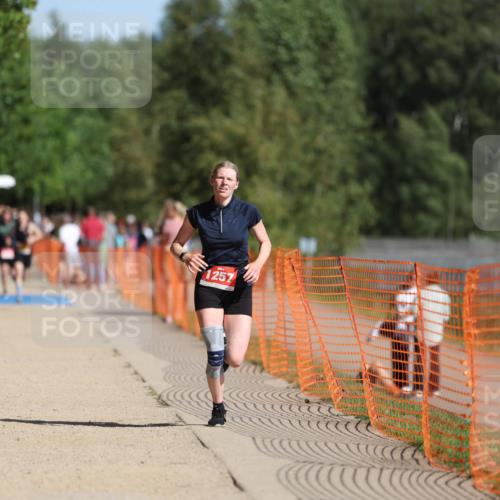 07.09.2025 - 19. Norderstedt Triathlon Michael Strokosch http://msf.ph/oto/8813032 07.09.2025 11:42:23 Laufen 1257 meine-sportfotos.de