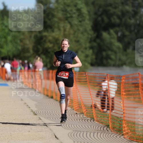 07.09.2025 - 19. Norderstedt Triathlon Michael Strokosch http://msf.ph/oto/8813053 07.09.2025 11:42:23 Laufen 1257 meine-sportfotos.de