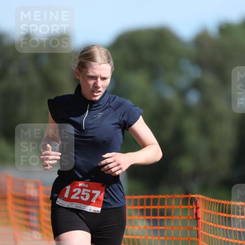 07.09.2025 - 19. Norderstedt Triathlon Michael Strokosch http://msf.ph/oto/8813144 07.09.2025 11:42:27 Laufen 1257 meine-sportfotos.de