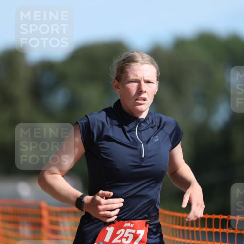 07.09.2025 - 19. Norderstedt Triathlon Michael Strokosch http://msf.ph/oto/8813162 07.09.2025 11:42:27 Laufen 1257 meine-sportfotos.de