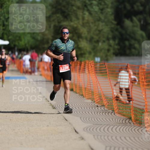 07.09.2025 - 19. Norderstedt Triathlon Michael Strokosch http://msf.ph/oto/8813316 07.09.2025 11:42:38 Laufen 1152, 1395 meine-sportfotos.de