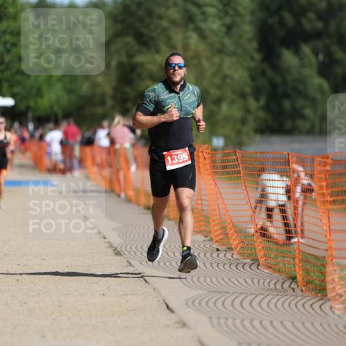 07.09.2025 - 19. Norderstedt Triathlon Michael Strokosch http://msf.ph/oto/8813328 07.09.2025 11:42:39 Laufen 1152, 1395 meine-sportfotos.de