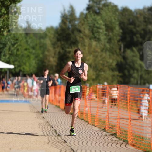 07.09.2025 - 19. Norderstedt Triathlon Michael Strokosch http://msf.ph/oto/8813438 07.09.2025 10:44:30 Laufen 678 meine-sportfotos.de