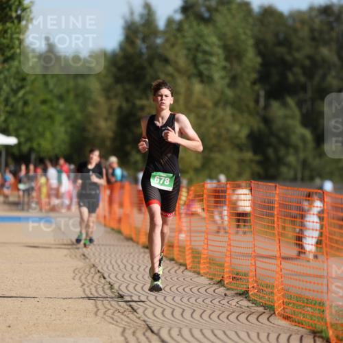 07.09.2025 - 19. Norderstedt Triathlon Michael Strokosch http://msf.ph/oto/8813444 07.09.2025 10:44:30 Laufen 678 meine-sportfotos.de