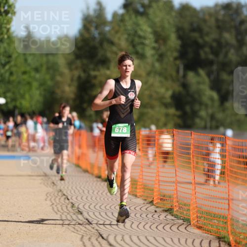 07.09.2025 - 19. Norderstedt Triathlon Michael Strokosch http://msf.ph/oto/8813459 07.09.2025 10:44:31 Laufen 637, 678 meine-sportfotos.de