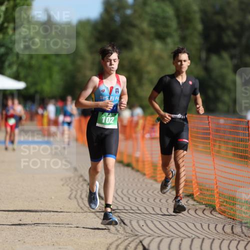 07.09.2025 - 19. Norderstedt Triathlon Michael Strokosch http://msf.ph/oto/8813773 07.09.2025 10:44:48 Laufen 102, 651 meine-sportfotos.de