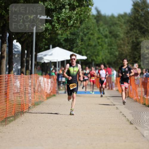 07.09.2025 - 19. Norderstedt Triathlon Michael Strokosch http://msf.ph/oto/8813966 07.09.2025 11:43:35 Laufen 1157 meine-sportfotos.de