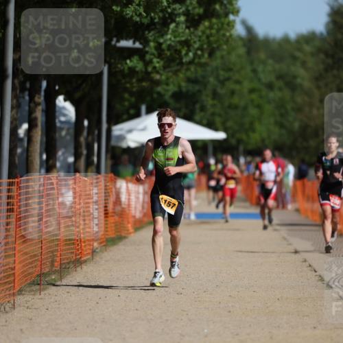 07.09.2025 - 19. Norderstedt Triathlon Michael Strokosch http://msf.ph/oto/8813993 07.09.2025 11:43:37 Laufen 1157 meine-sportfotos.de