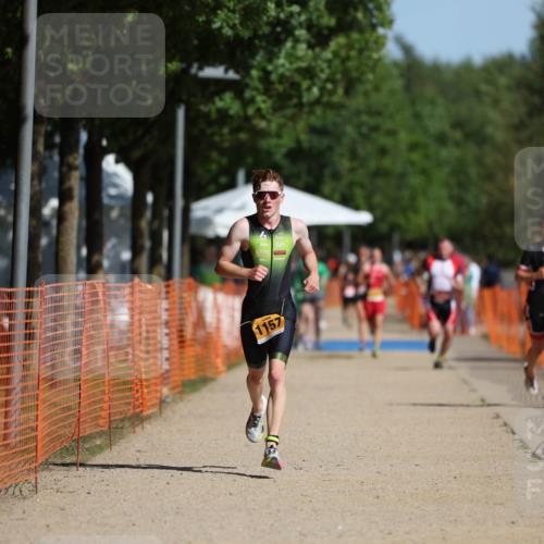 07.09.2025 - 19. Norderstedt Triathlon Michael Strokosch http://msf.ph/oto/8814000 07.09.2025 11:43:37 Laufen 1157 meine-sportfotos.de