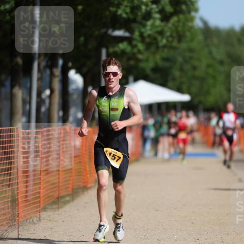 07.09.2025 - 19. Norderstedt Triathlon Michael Strokosch http://msf.ph/oto/8814034 07.09.2025 11:43:38 Laufen 1157, 1390 meine-sportfotos.de