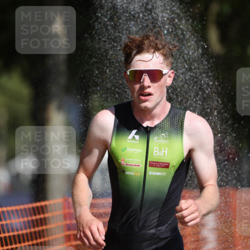 07.09.2025 - 19. Norderstedt Triathlon Michael Strokosch http://msf.ph/oto/8814113 07.09.2025 11:43:41 Laufen 1157, 1390 meine-sportfotos.de