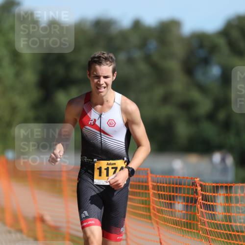 07.09.2025 - 19. Norderstedt Triathlon Michael Strokosch http://msf.ph/oto/8814606 07.09.2025 11:44:02 Laufen 1174, 1176 meine-sportfotos.de
