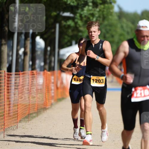 07.09.2025 - 19. Norderstedt Triathlon Michael Strokosch http://msf.ph/oto/8814795 07.09.2025 11:44:11 Laufen 1195, 1203, 1219 meine-sportfotos.de