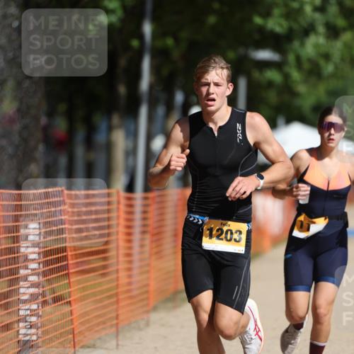 07.09.2025 - 19. Norderstedt Triathlon Michael Strokosch http://msf.ph/oto/8814818 07.09.2025 11:44:12 Laufen 1195, 1203, 1219 meine-sportfotos.de