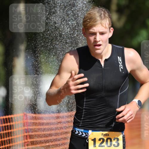 07.09.2025 - 19. Norderstedt Triathlon Michael Strokosch http://msf.ph/oto/8814869 07.09.2025 11:44:13 Laufen 1195, 1203, 1219 meine-sportfotos.de